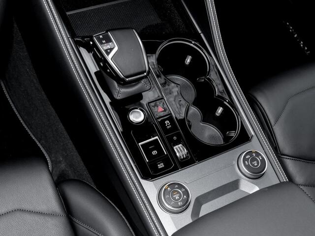 Volkswagen TOUAREG 3.0 TDI GRIJS KENTEKEN ACC LUCHTVERING TREKHAAK COMFORTSTOELEN