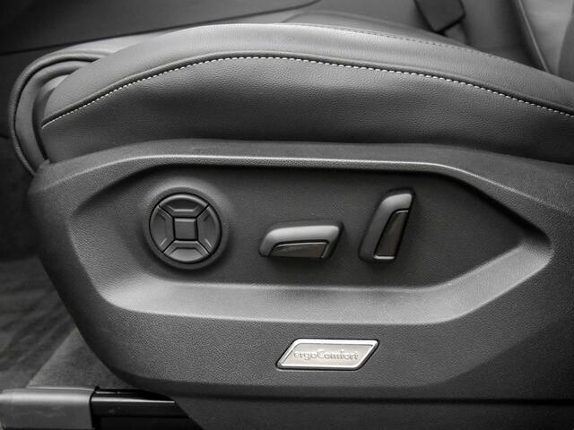 Volkswagen TOUAREG 3.0 TDI GRIJS KENTEKEN ACC LUCHTVERING TREKHAAK COMFORTSTOELEN