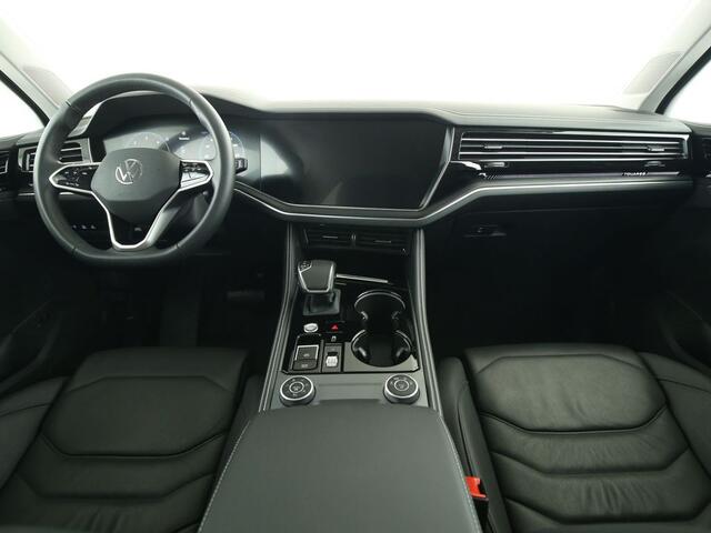 Volkswagen TOUAREG 3.0 TDI Grijs Kenteken ACC LUCHTVERING TREKHAAK COMFORTSTOELEN