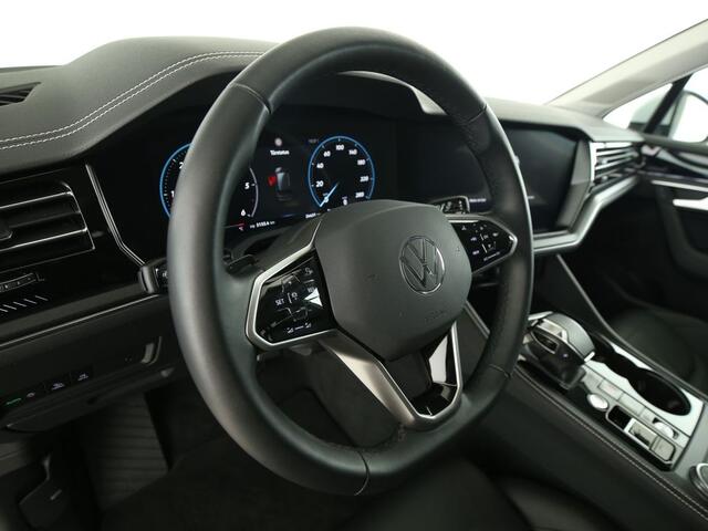 Volkswagen TOUAREG 3.0 TDI Grijs Kenteken ACC LUCHTVERING TREKHAAK COMFORTSTOELEN