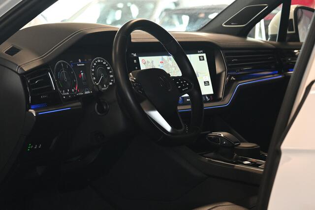 Volkswagen TOUAREG 3.0 TSi eHybrid 4MOTION FULL OPTION nieuwprijs 110.000 EURO