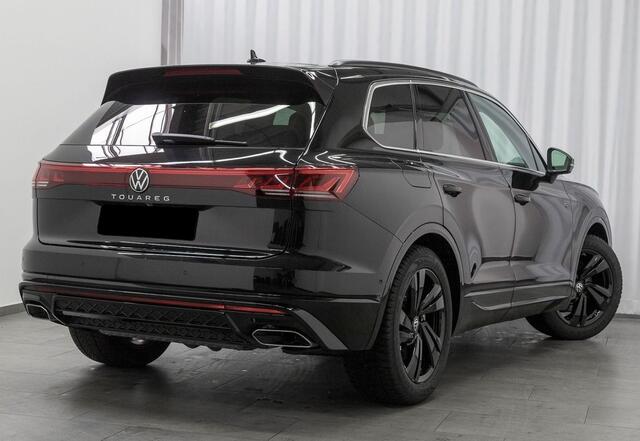 Volkswagen TOUAREG 3.0 TSI R-Line ACC Luchtvering Trekhaak Comfortstoelen Massage Nachtzicht 20 Inch Head-Up