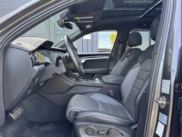 Volkswagen TOUAREG 3.0 TSI 340pk 4Motion DSG / Aut. R-Line Blackstyle Comfortleder Luchtvering 4wiel besturing 102dkm!!