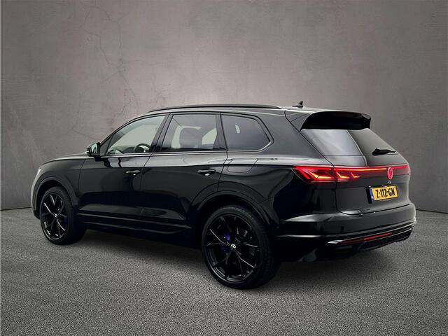Volkswagen TOUAREG R 3.0 TSI eHybrid 462pk Tiptronic Trekhaak, DYN audio, Head up display, Lederen bekleding, Luchtvering, Panoramadak, Adaptive cruise control
