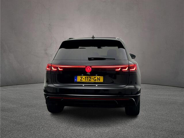 Volkswagen TOUAREG R 3.0 TSI eHybrid 462pk Tiptronic Trekhaak, DYN audio, Head up display, Lederen bekleding, Luchtvering, Panoramadak, Adaptive cruise control