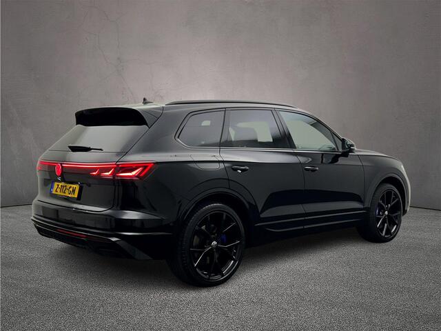 Volkswagen TOUAREG R 3.0 TSI eHybrid 462pk Tiptronic Trekhaak, DYN audio, Head up display, Lederen bekleding, Luchtvering, Panoramadak, Adaptive cruise control