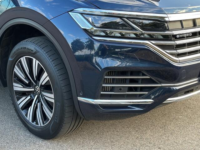 Volkswagen TOUAREG 3.0 TSi eHybrid 4MOTION Elegance | Panoramadak | Head up | Leder | Rijklaar incl. garantie