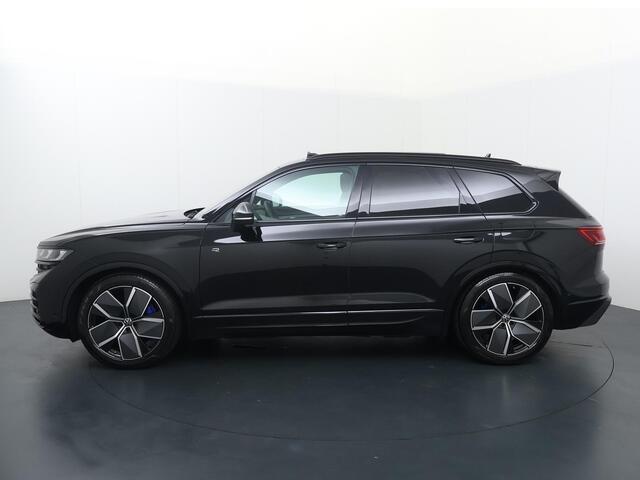 Volkswagen TOUAREG 3.0 TSi eHybrid 4MOTION R | 462 PK | SoH 93% | Automaat | Multifunctioneel stuurwiel | Panorama dak | Massage stoelen |