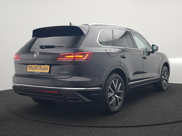 Volkswagen TOUAREG 3.0 TSi eHybrid 4MOTION Plug In Hybrid 381pk Dealer O.H PHEV | Trekhaak Af Fabriek | Lederen Sportstoelen Massage & Memory | Panodak | Adaptive Cruise | Stoelventilatie | Stoelen & Stuur Verwarmd | Blis | Keyless | Apple Carplay | Navigatie | DAB