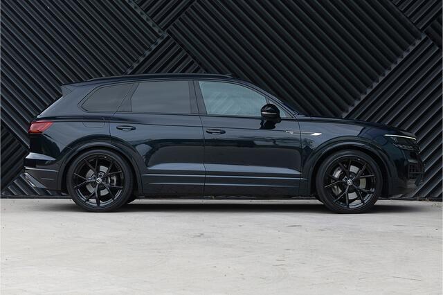 Volkswagen TOUAREG R 3.0 V6 TSI eHybrid 4M Panodak Puglia Luchtv. DynAudio Massage 360Camera