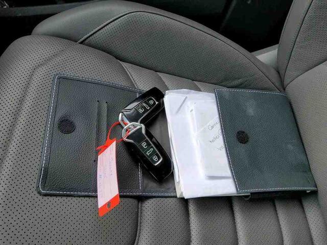 Volkswagen TOUAREG 3.0 TSi eHybrid 4MOTION Atmosphere | Wordt verwacht | Pano | Trekhaak | Massage