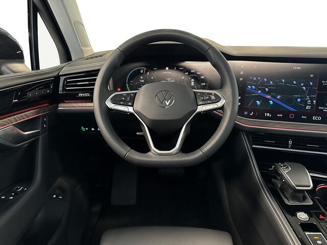 Volkswagen TOUAREG 3.0 381pk TSi eHybrid 4MOTION Elegance 360 graden camera 'Area View' | Panoramaschuif-kanteldak | Luchtvering