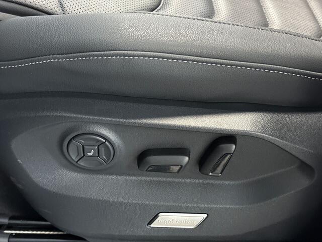 Volkswagen TOUAREG 3.0 381pk TSi eHybrid 4MOTION Elegance 360 graden camera 'Area View' | Panoramaschuif-kanteldak | Luchtvering