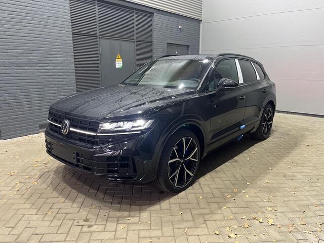 Volkswagen TOUAREG 3.0 TSi eHybrid 4MOTION R Edition | NIEUW | Luchtvering | Head-Up | 22 Inch | Massage | Schuifdak | Trekhaak
