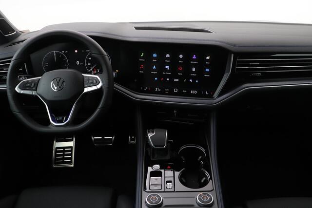 Volkswagen TOUAREG 3.0 TSi eHybrid 4MOTION R Edition | NIEUW | Luchtvering | Head-Up | 22 Inch | Massage | Schuifdak | Trekhaak