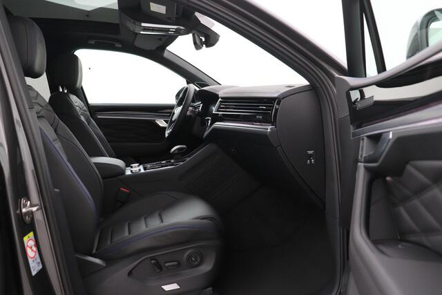 Volkswagen TOUAREG 3.0 TSi eHybrid 4MOTION R Edition | NIEUW | Luchtvering | Head-Up | 22 Inch | Massage | Schuifdak | Trekhaak