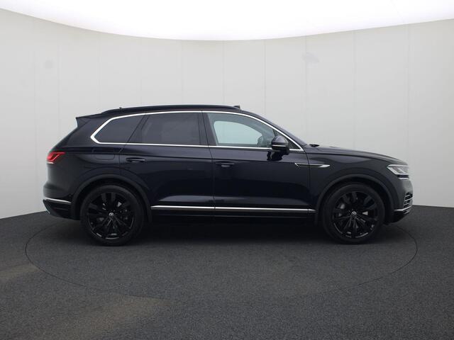 Volkswagen TOUAREG 3.0 TSi 280kW/381PK 4MOTION R Elegance · Panoramadak · Leder · Luchtvering · TOPDEAL
