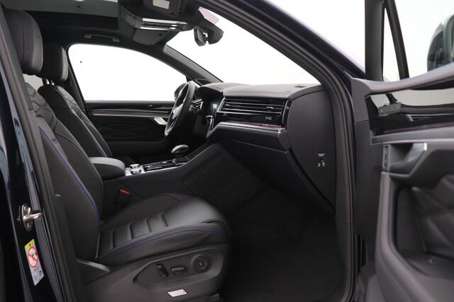 Volkswagen TOUAREG 3.0 TSi eHybrid 4MOTION R Edition | NIEUW | Luchtvering | Head-Up | 22 Inch | Massage | Schuifdak | Trekhaak