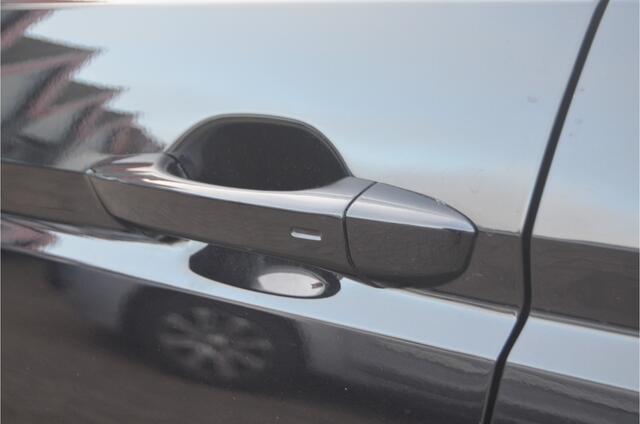 Volkswagen TOURAN 7 persoons AUTOMAAT 12 mnd. gar.