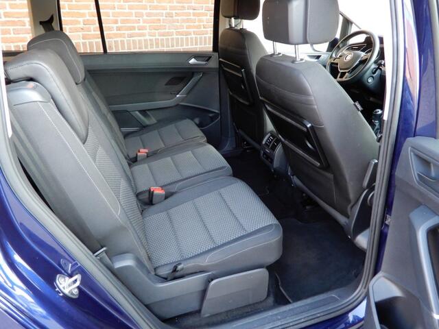 Volkswagen TOURAN 1.2 TSI CONNECTED SERIES 7P