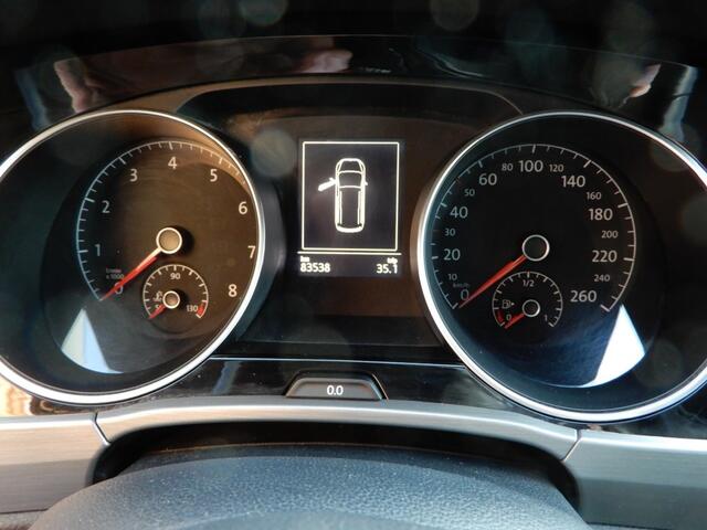 Volkswagen TOURAN 1.2 TSI CONNECTED SERIES 7P