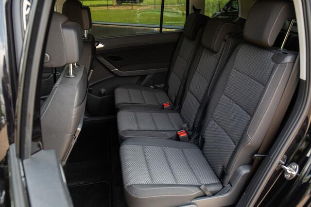 Volkswagen TOURAN 1.5 TSI Comfortline Business 7p , Adap. Cruise, Virtual cockpit, Achteruitrijcamera,