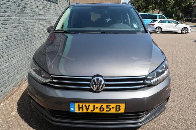 Volkswagen TOURAN 1.4 TSI Highline 7p Zeer nette en complete auto met Geïntrigeerde kinder verhoging