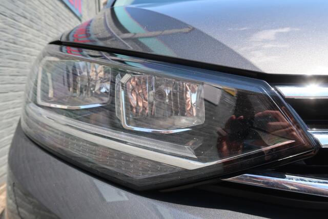 Volkswagen TOURAN 1.4 TSI Highline 7p Zeer nette en complete auto met Geïntrigeerde kinder verhoging