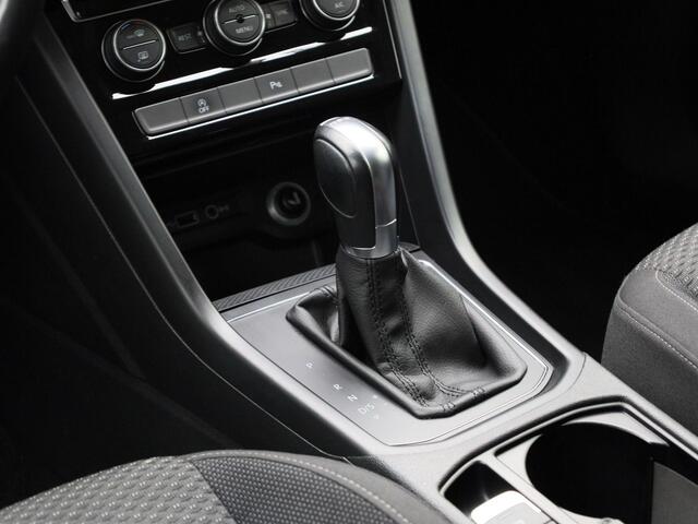 Volkswagen TOURAN Comfortline 1.4 110kW/150PK TSI DSG 7-Persoons · Navigatie · Trekhaak · Stoelverwarming · Apple Car Play ·