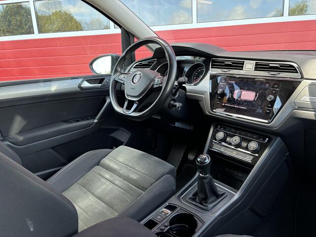 Volkswagen TOURAN 1.5 TSI 150PK Comfortline Business 7p CAMERA / STOELVERW / DAB+ / ACC / PDC / BLUETOOTH / CRUISE / NL-AUTO
