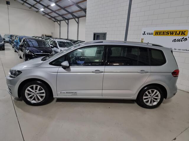 Volkswagen TOURAN 1.4 TSI Connected Series Pdc | Lmv | Panoramadak | Trekhaak | Keyless