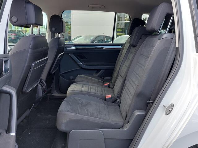 Volkswagen TOURAN 1.4 TSI 150pk DSG Highline Business R-Line 7-Persoons | Navi | Clima | Adap.Cruise | Led Koplampen | Pdc V+A+Camera | Licht+Regensensor | Privacy Glass | 17''lm