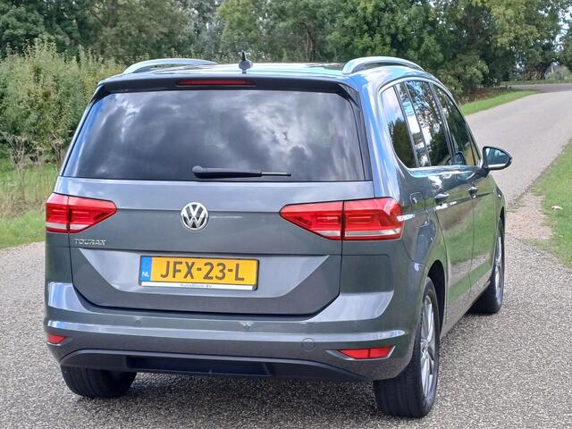 Volkswagen TOURAN 1.5 TSI Highline Business 7-Pers. /Navi/Carplay/Clima v+a/Argo Active/