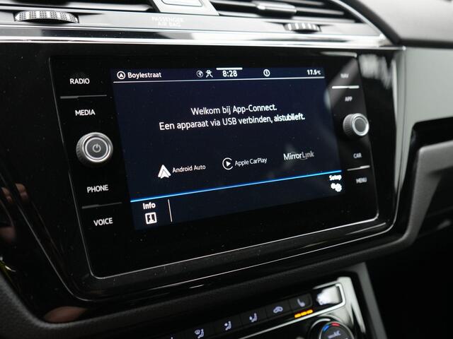 Volkswagen TOURAN 7 pers. 1.5 TSI 150 pk DSG Highline Business R | LED Plus | Stoel- /achterbankverwarming | Adaptive Cruise | Sportonderstel | Achteruitrijcamera | 17 inch