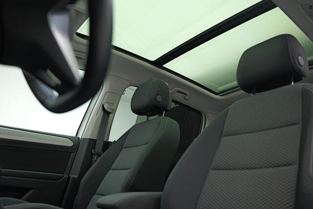 Volkswagen TOURAN 1.5 TSI Business 7p |Pano|Virtual|Keyless|Dodehoek|ACC|Camera|