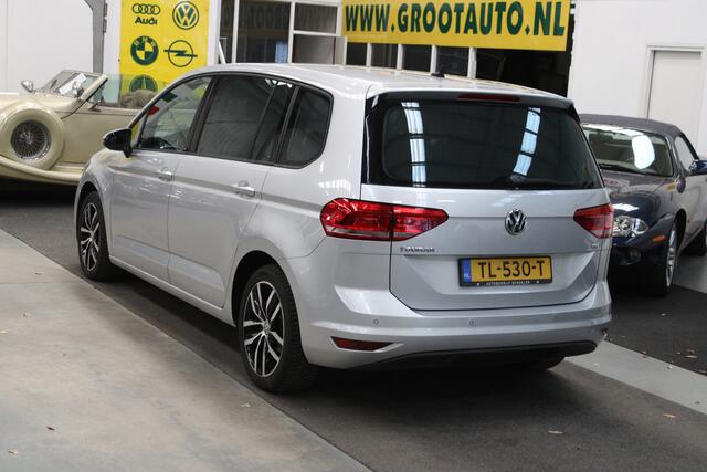 Volkswagen TOURAN 1.2 TSI Connected Series 7persoons|Cruise|Navi