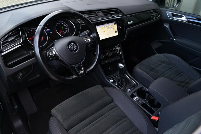 Volkswagen TOURAN 1.5 TSI DSG Highline R-Line LED/ACC/Keyless