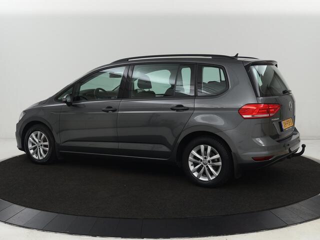 Volkswagen TOURAN 1.2 TSI Highline | 7-persoons | Cruise Control | Trekhaak | Carplay | Climate Control | PDC | Bleutooth