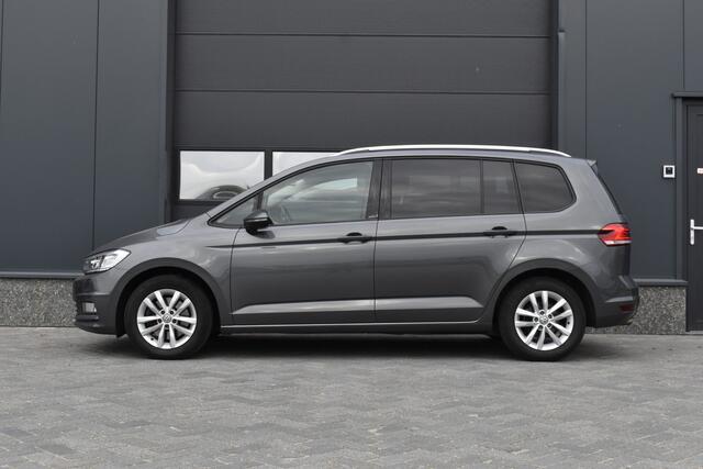 Volkswagen TOURAN 1.4 TSI Highline 7p Carplay - Cruise - Navi - Clima