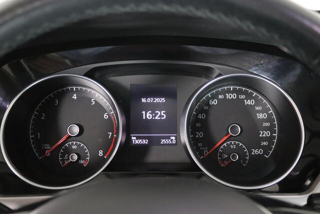 Volkswagen TOURAN 1.5 TSI Comfortline, 7-Persoons, Panoramadak, Apple CarPlay/Android Auto, Bluetooth