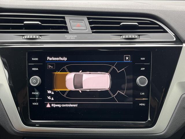 Volkswagen TOURAN 1.5 TSI Comfortline Business 7p | Navi/Adapt.Cruise/Clima/Camera/Privacy Glass/Apple CarPlay-Android Auto