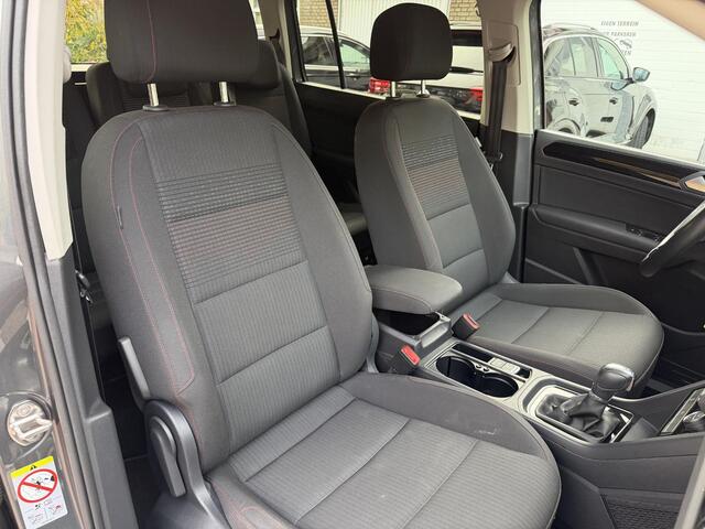 Volkswagen TOURAN 1.4 TSI Highline SOUND NAVI CARPLAY TREKHAAK