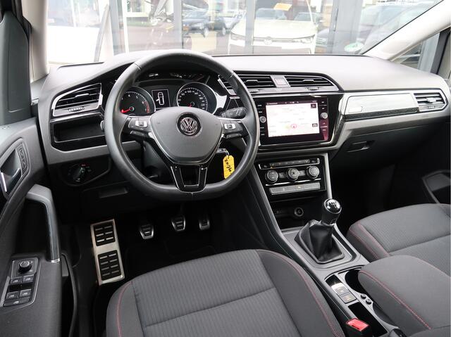 Volkswagen TOURAN 1.2 TSI Comfortline 7 Pers. | trekhaak | navigatie | stoelverw | carplay |