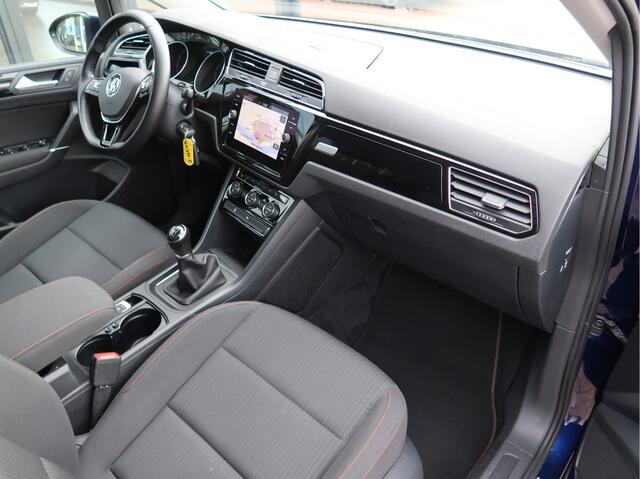 Volkswagen TOURAN 1.2 TSI Comfortline 7 Pers. | trekhaak | navigatie | stoelverw | carplay |