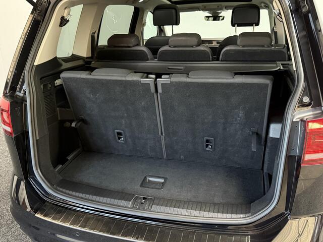 Volkswagen TOURAN 1.4 TSI Connected Series 7p | PANO | NAVI