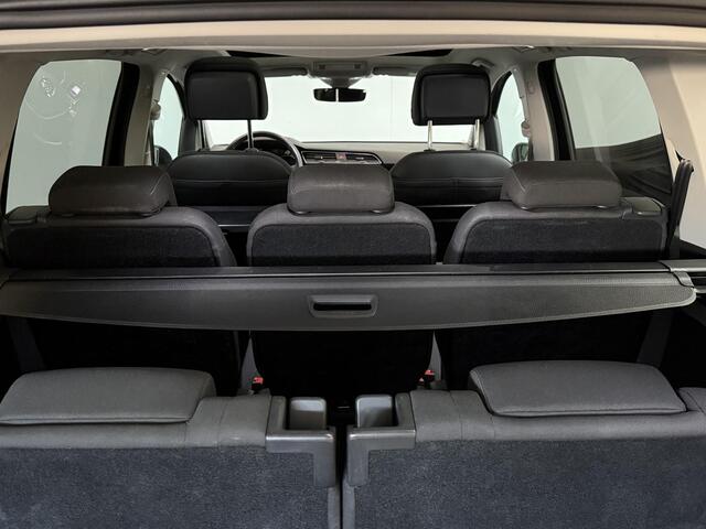 Volkswagen TOURAN 1.4 TSI Connected Series 7p | PANO | NAVI