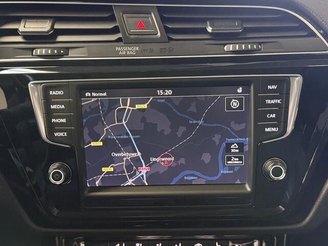 Volkswagen TOURAN 1.4 TSI Connected Series 7p | PANO | NAVI