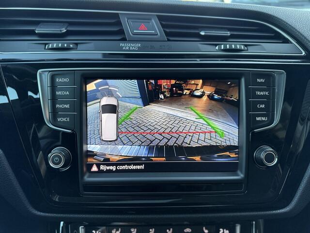 Volkswagen TOURAN 1.4 TSI Connected Series 7p | PANO | NAVI