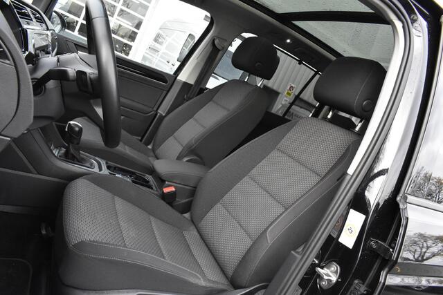 Volkswagen TOURAN 1.5 TSI Business 7p Pano - Trekhaak - BTW