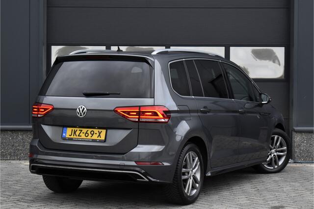 Volkswagen TOURAN 1.5 TSI Highline Business R 7p Pano - Trekhaak - Cruise - Clima